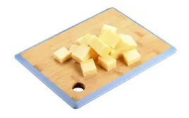 deska-do-krojenia-27x19-cm-z-niebieska-krawedzia-bambus-kesper-58272