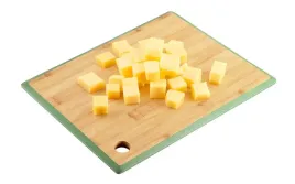 deska-do-krojenia-27x19-cm-z-zielona-krawedzia-bambus-kesper-58271
