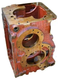 korpus-tylnego-mostu-mtz-oryginal-uszy-48-mm-po-2-otwory-m16-na-pochwe