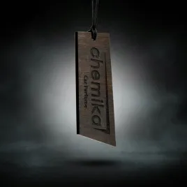 drewniana-zawieszka-zapachowa-do-samochodu-dark-night-chemika