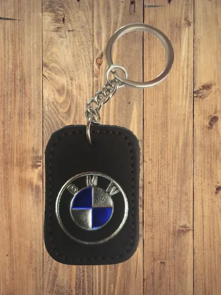 brelok-skorzany-do-samochodu-bmw-material-dominujacy-skora-ekologiczna