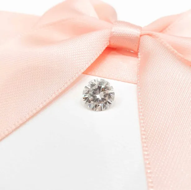 moissanite-094ct-certyfikat-stan-nowy