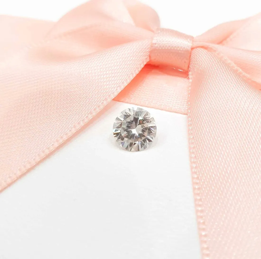 moissanite-094ct-certyfikat-stan-nowy