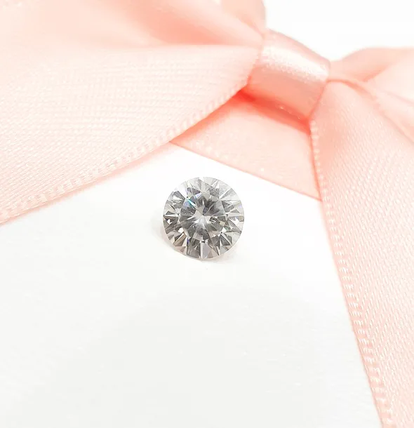 moissanite-096ct-certyfikat-stan-nowy