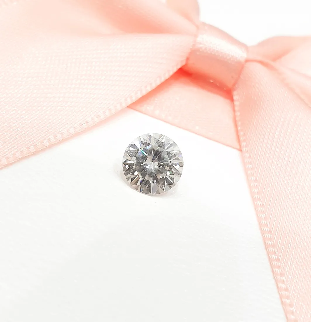 moissanite-096ct-certyfikat-stan-nowy