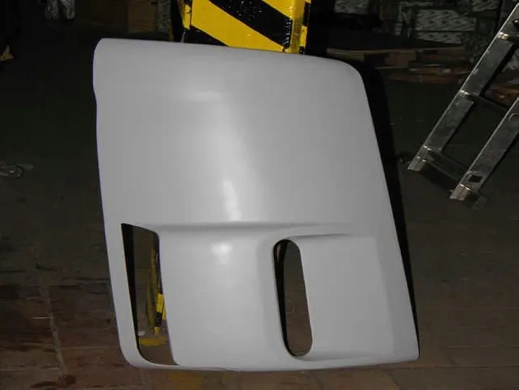 naroznik-kabiny-scania-124-prawy