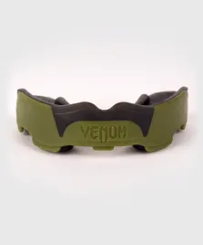 venum-ochraniacz-na-zeby-predator-khaki-czarny