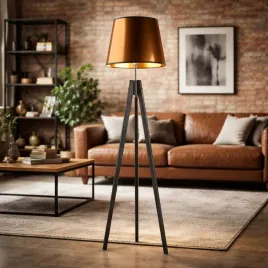 zlota-lampa-stojaca-na-trojnogu-z-drewna-emily-mirror
