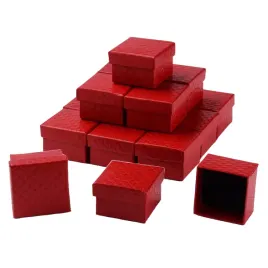 pikowane-pudelko-na-bizuterie-pierscionek-kwadratowe-czerwone-5cm-b