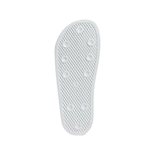 klapki-adidas-adilette-fason-brak-informacji