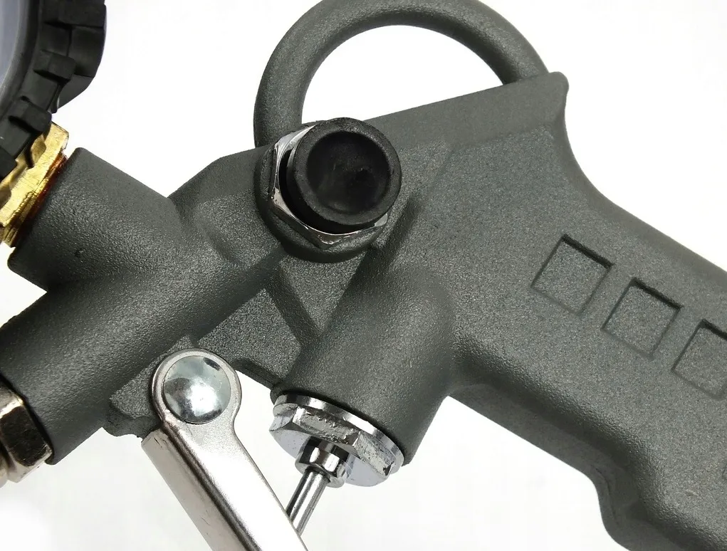 pistolet-do-pompowania-kol-z-manometrem-16-bar-silvertools-stan-nowy