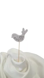figurka-wielkanocna-dekoracja-drewniany-ptaszek-bialy-na-piku-1-szt