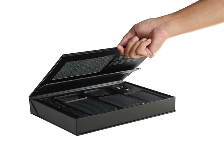 pitaka-gift-box-classic-black-collection-iphone-17-pro-typ-plecki