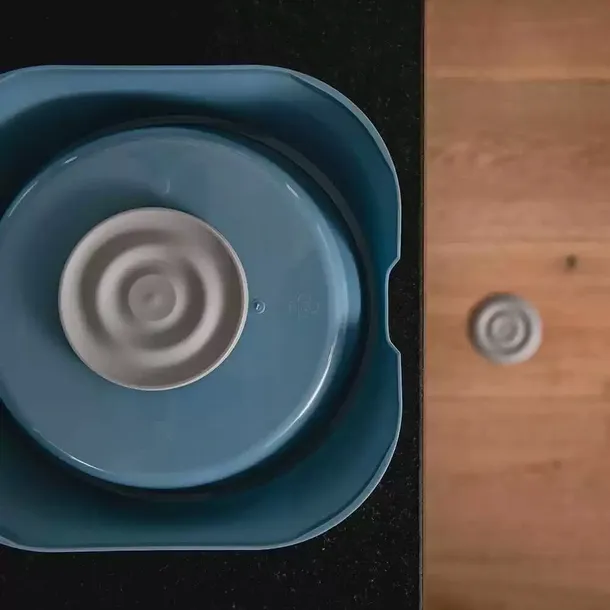 fiboo-stacja-dokujaca-do-miski-dla-psa-kolor-szary