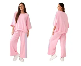jasno-rozowy-komplet-damski-dresowy-z-wiskozy-oversize-z-lampasami-or-maselk