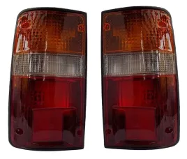 toyota-hilux-volkswagen-taro-lampy-tylne-komplet