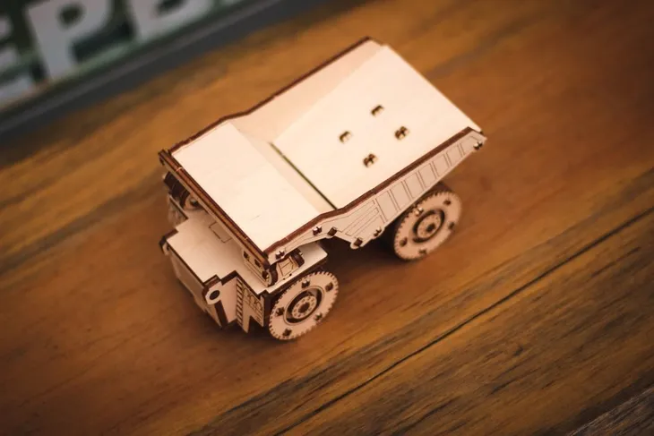 ewa-drewniane-puzzle-3d-mini-belaz-stan-nowy-marka-robotime