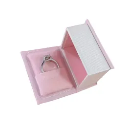 pudelko-na-bizuterie-w-ksztalcie-ksiazki-rozowe