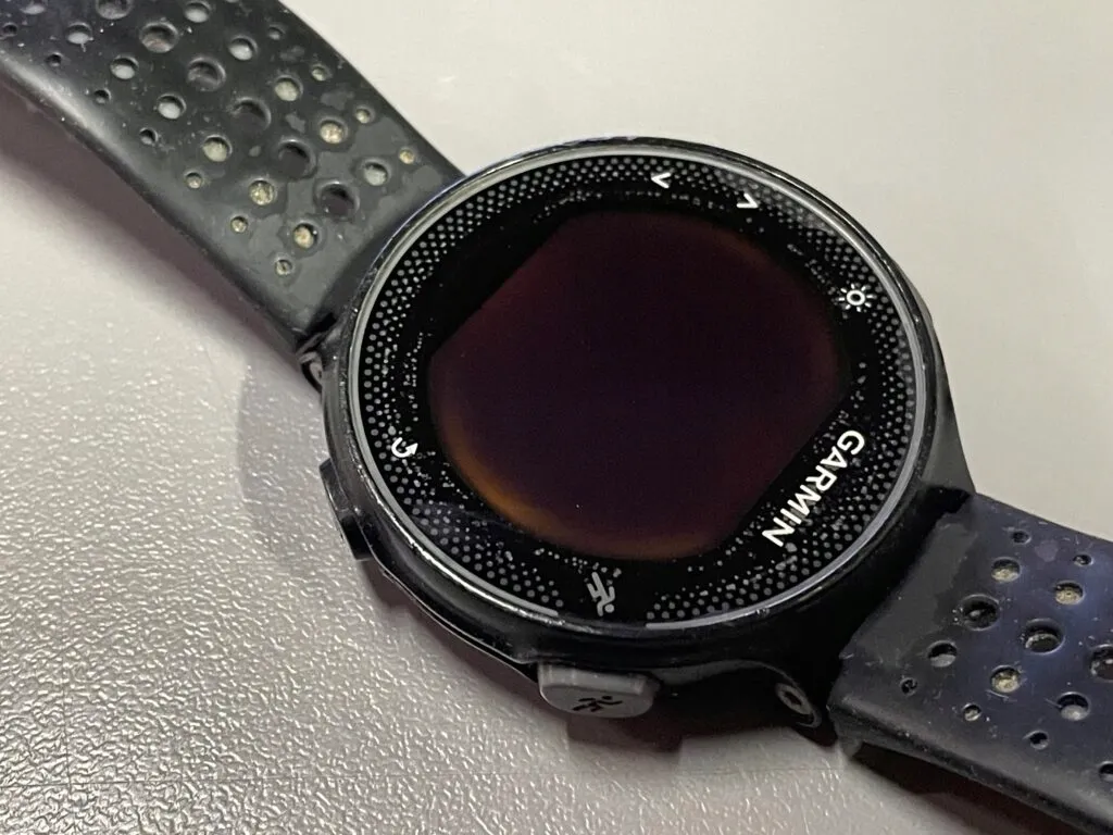 smartwatch-garmin-forerunner-235-czarny-stan-powystawowy