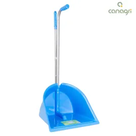 zestaw-do-sprzatania-w-stajni-mistboy-niebieski-75-cm-kerbl