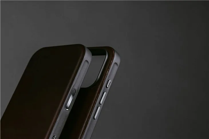 nomad-modern-leather-case-black-iphone-17-pro-stan-nowy-kolor-czarny