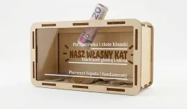 skarbonka-drewniana-nasz-wlasny-kat-dom-sklejka-plexi-prezent-na-budowe-dom