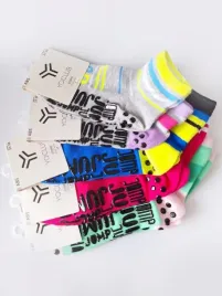 skarpetki-krotki-na-trampoliny-abs-sks-0021-27-30-wzor-dziewczynka