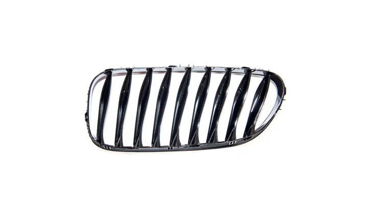 grill-bmw-z4-e85-e86-pojedyncze-zeberka-gloss-black-producent-czesci-mtuning