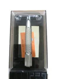 tradycyjna-klasyczna-maszynka-do-golenia-z-lusterkiem-zyletka-w-etui