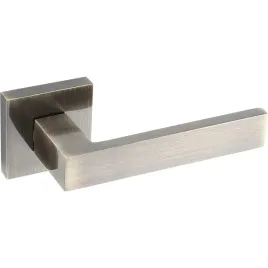 klamka-qubik-patyna-na-rozecie-klasyczna-aluminium-model-kgq-400a