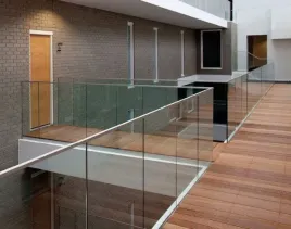 balustrada-szklana-w-listwie-bocznej-ulladulla