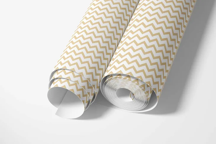 tapeta-na-sciane-bezowe-biale-zygzaki-do-pokoju-nastolatka-sypialni-szerokosc-produktu-50-cm