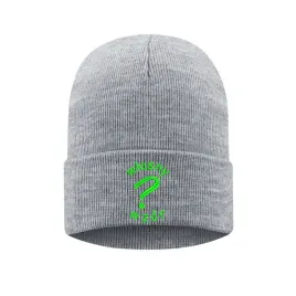 czapka-zimowa-wywijana-z-haftem-wlasnego-wzoru-logo-haft-personalizowana