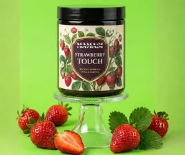 strawberry-touch-swieca-sojowa-zapachowa-wiosna-idealna-na-prezent