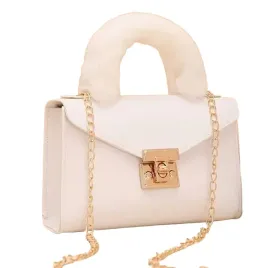 stylowa-damska-torebka-ze-zlotym-lancuszkiem-biala