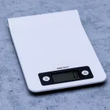 waga-kuchenna-biala-5kg-kinghoff-marka-kinghoff