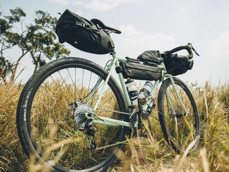 torba-rowerowa-topeak-loader-backloader-green-15k-zapiecie-rolowane-z-klamra