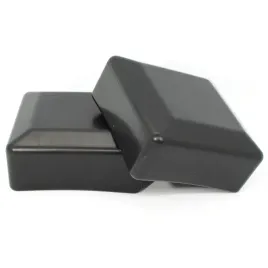nasadka-zewnetrzna-na-slupek-zaslepka-czarny-70x70-mm-100-szt
