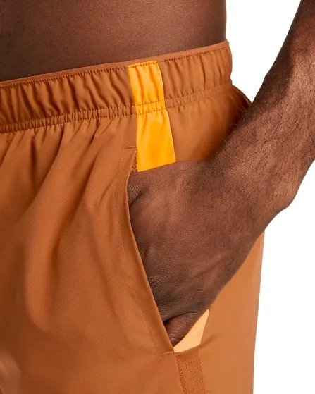 spodenki-nike-dri-fit-run-division-challenger-plec-produkt-meski