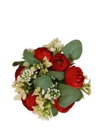 wianek-dekoracyjny-z-czerwonymi-rozami-i-biale-dodatki-20-cm