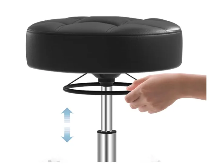 fotel-obrotowy-outmaster-czarny-kolor-obicia-czarny