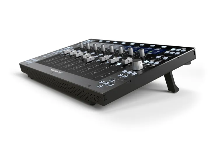 solid-state-logic-ssl-uf8-kontroler-daw