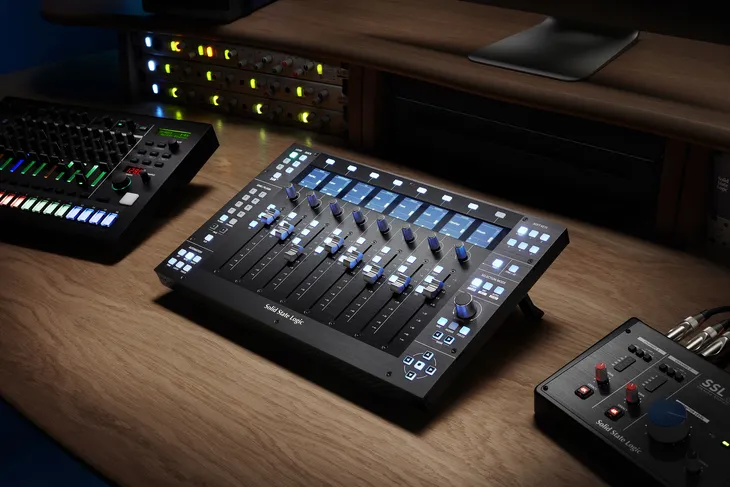 solid-state-logic-ssl-uf8-kontroler-daw