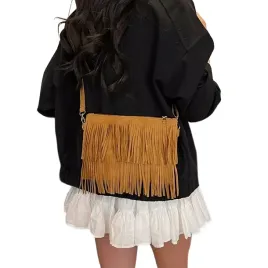 damska-torebka-boho-torba-na-ramie-z-fredzlami-brazowa-z-odpinanym-paskiem