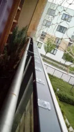 zestaw-siatka-na-balkon-dla-kota-golebie-4x2m-oczko-50mm-bez-wiercenia
