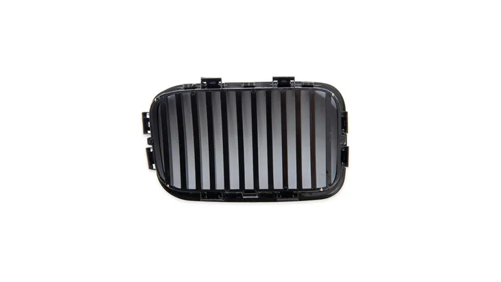 grill-bmw-3-e36-compact-pojedyncze-zeberka-gloss-black-stan-nowy