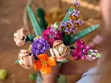 lego-botanicals-bukiet-kwiatow-10280-material-plastik