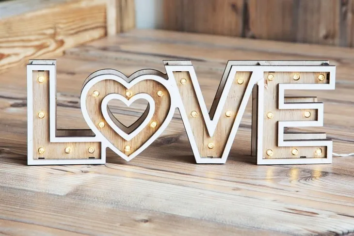 lampa-stolowa-led-0-06w-love-29976-globo-dlugosc-wysokosc-10-cm