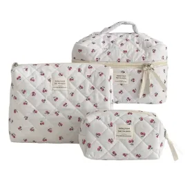 zestaw-3x-kosmetyczka-torba-damska-podrozna-biala-w-wisnie-wisienki