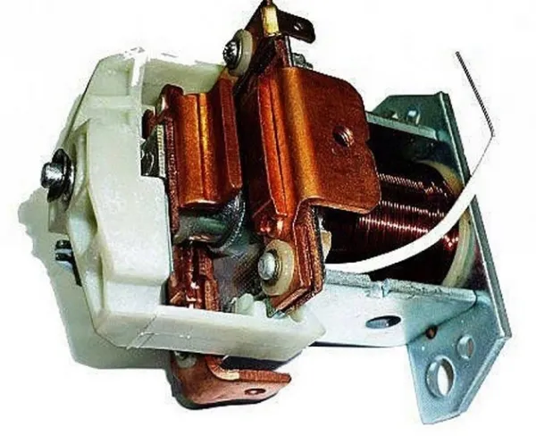 przekaznik-rozrusznika-typ-bosch